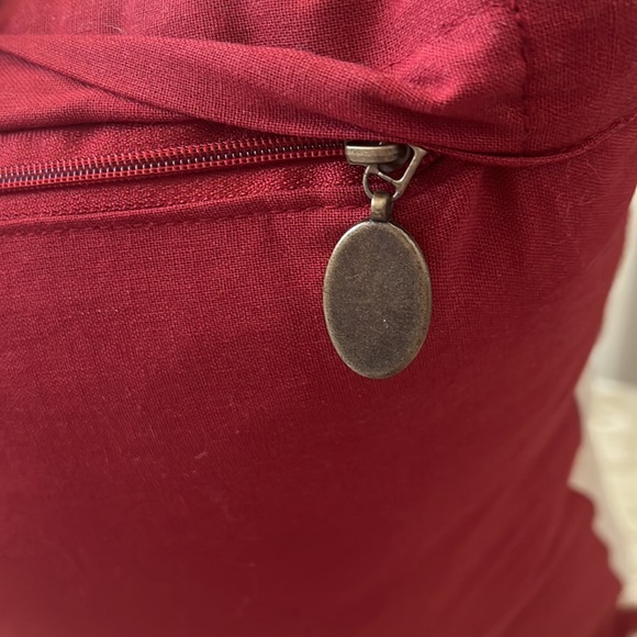 Maple leaf Fall holiday red pillow cushion decorative - Picture 3 of 3